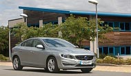 VOLVO S60 – "Лучший автомобиль года премиум класса" в Великобритании