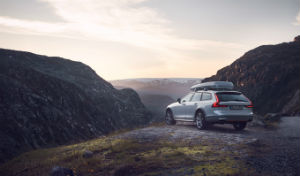 Volvo Cars пожертвует 300 000 евро от продаж V90 Cross Country Volvo Ocean Race на борьбу с загрязнением океана пластиковыми отходами